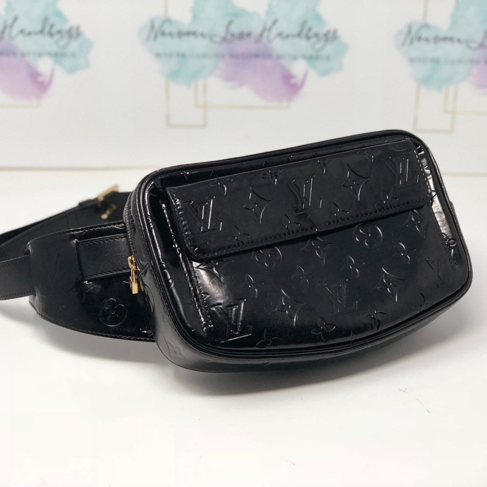 Sold🎊🎈Louis Vuitton bumbag